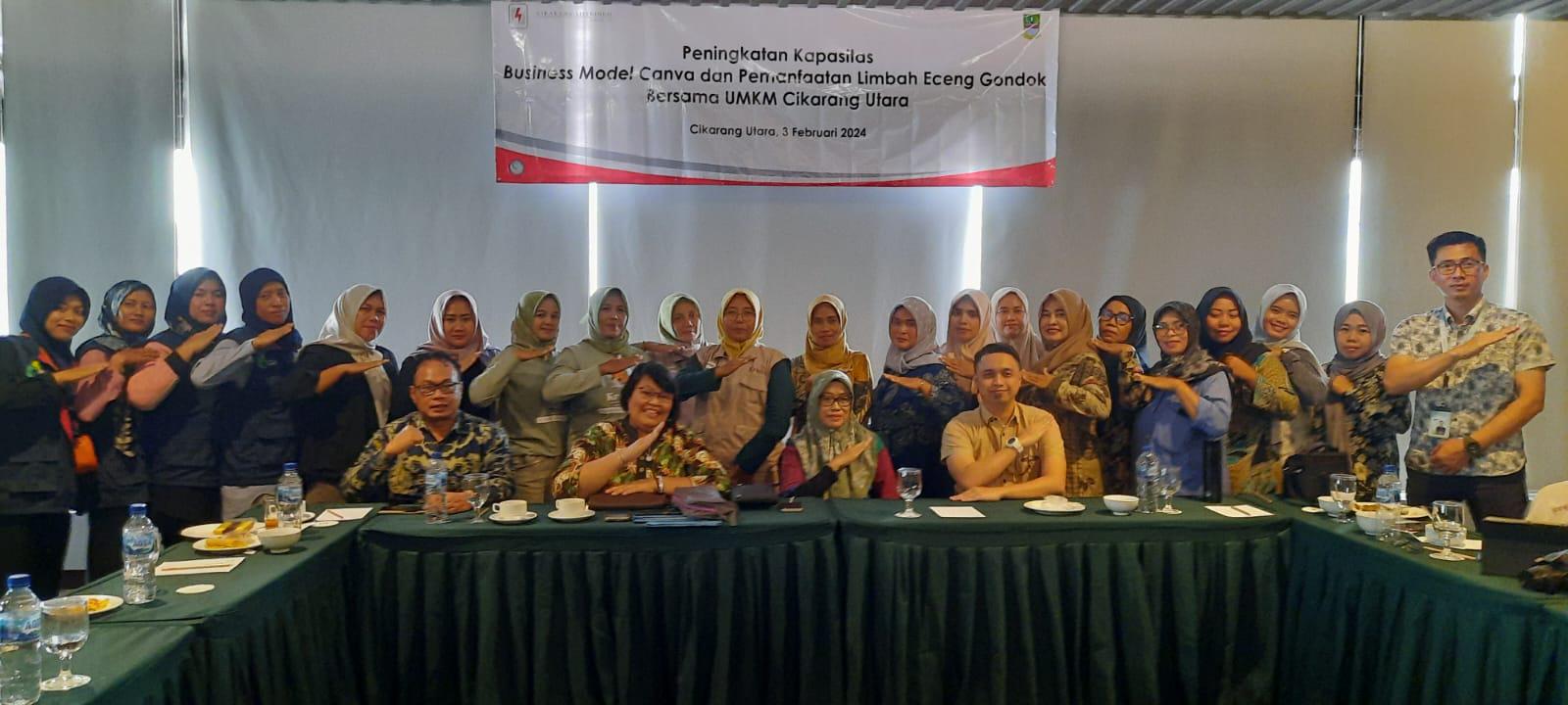 Program Capacity Building UMKM Business Model Canva & Pemanfaatan Sampah Organik dengan pemanfaatan eceng gondok, melalui unit usaha BUMDes Karangraharja Kelompok Wanita KREASI dan Kelompok UMKM se-Kecamatan Cikarang Utara, Kabupaten Bekasi